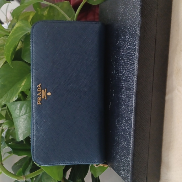 Prada wallet - Picture 2 of 7